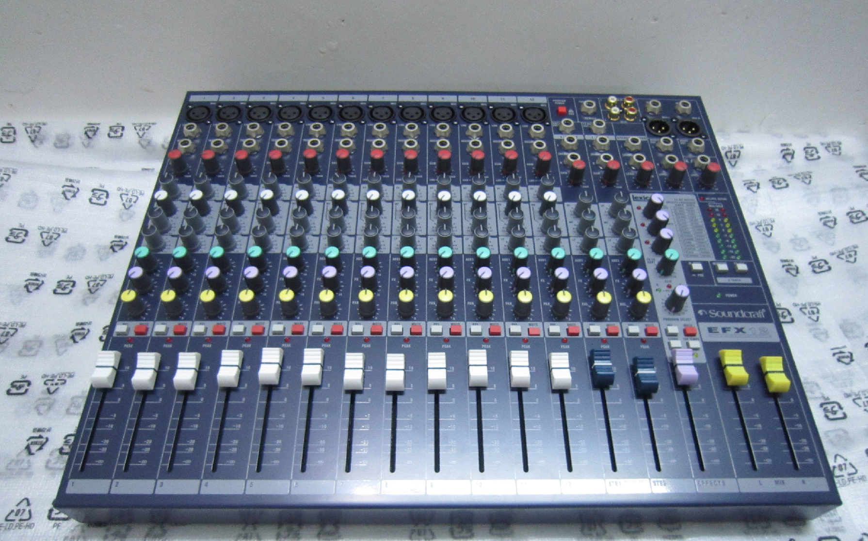  EFX12  英國Soundcraft帶效果器調音臺